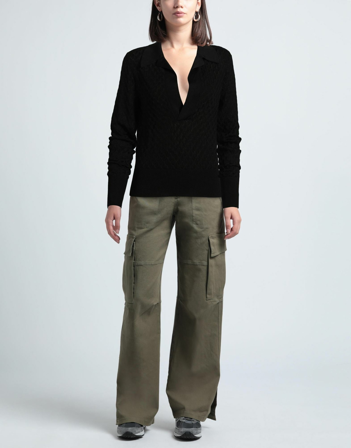 Sapio Womens Sweater in Black