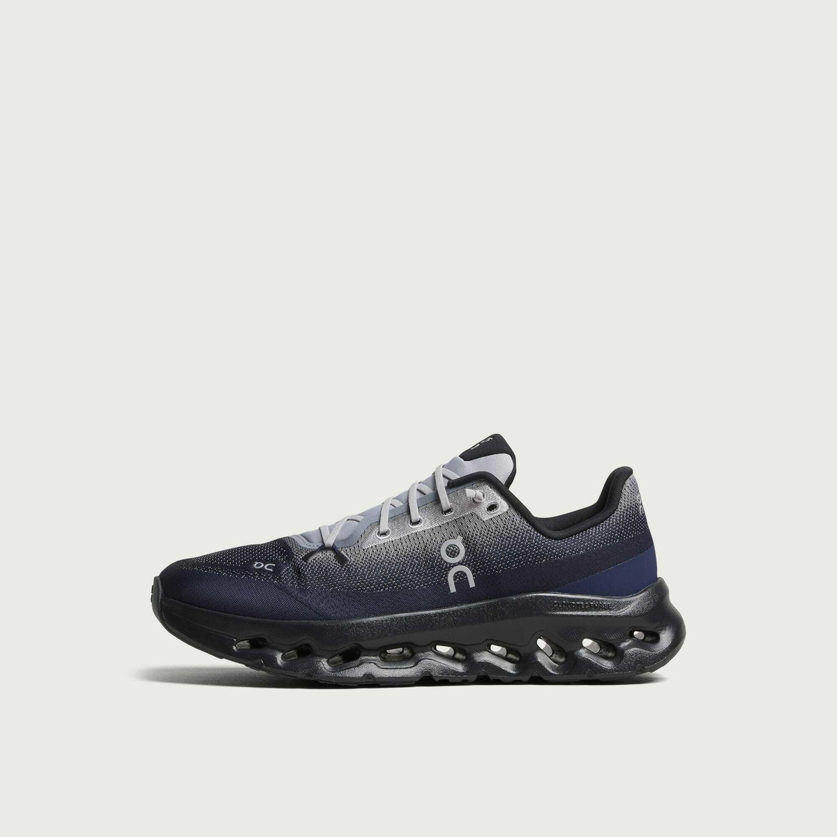 ON Men's Cloudtilt Sneaker in Platinum/Midnight