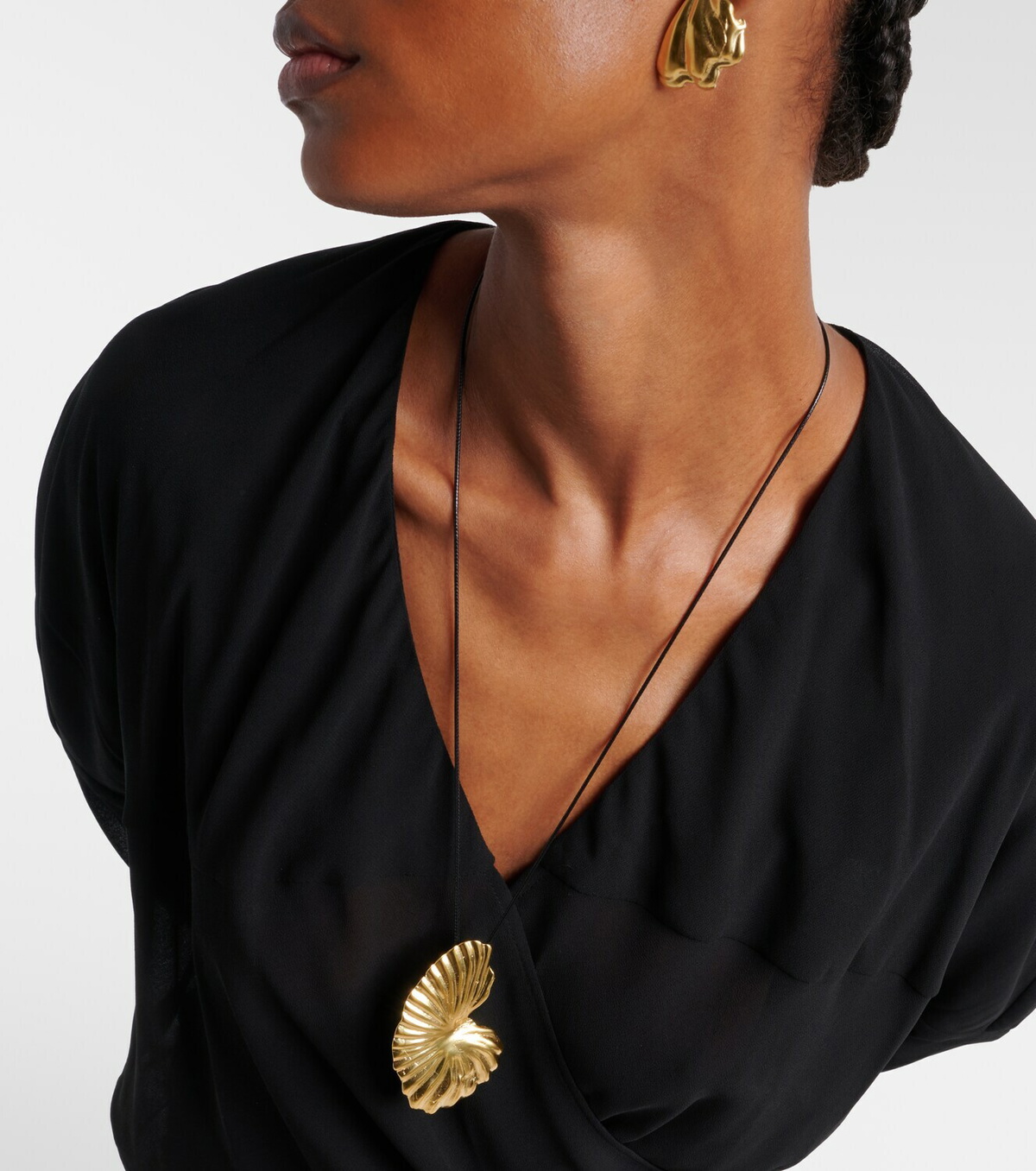 Ysso Birth of Venus 24kt gold-plated pendant necklace