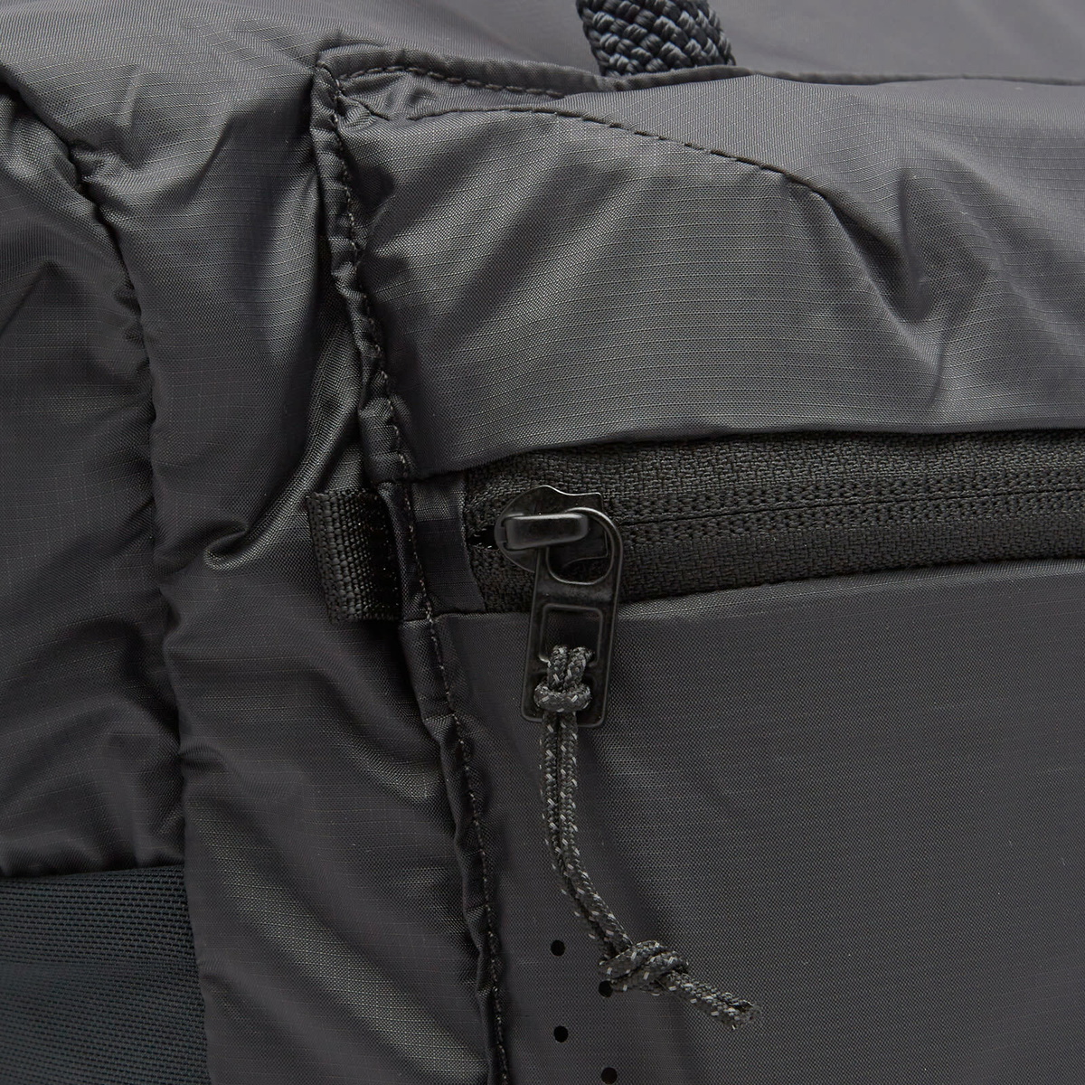 ON Track Pack 35L Lite in Magnet On