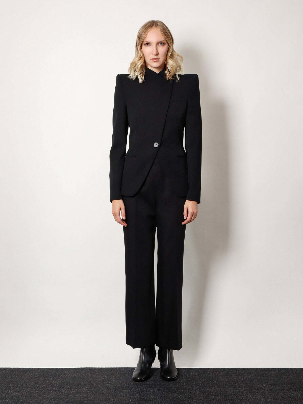 アウターその他 ALEXANDER MCQUEEN Woman Blazer Black 802643QJACH 1000 Alexander McQueen Blazer Double Breasted Jacket Chain Black