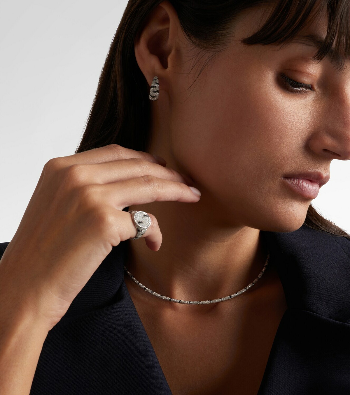 Yvonne Léon Torque Zèbre 9kt white gold necklace with diamonds
