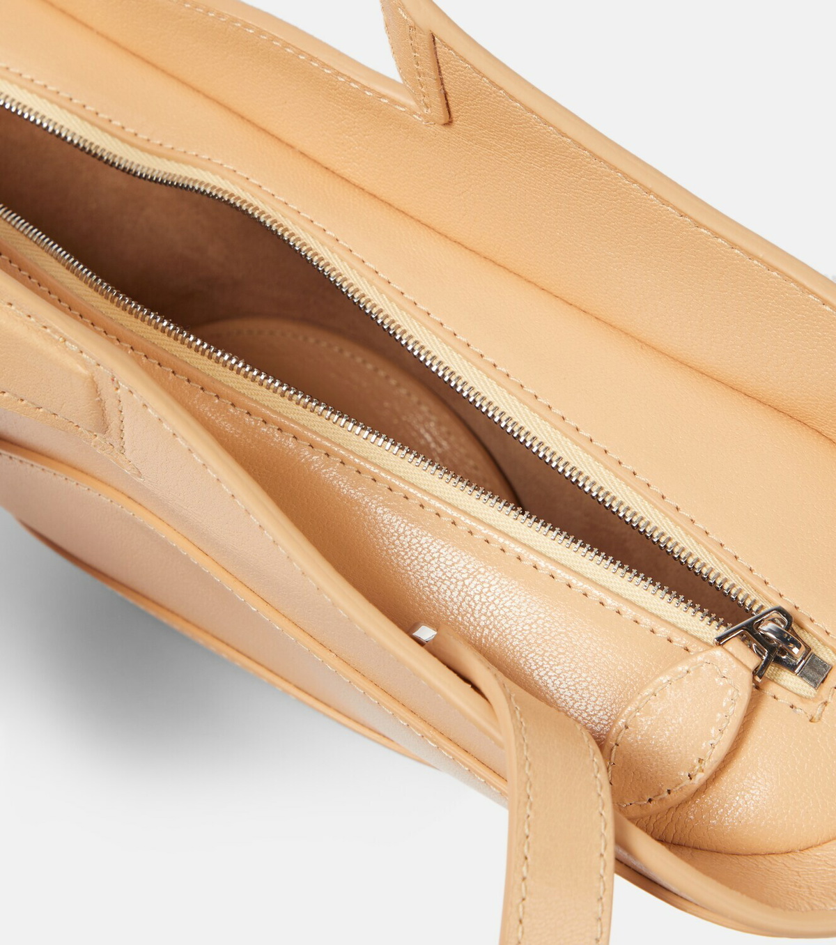 【ALAIA】Khaima スモール レザー トートバッグ ベージュ Alaïa Khaima Small leather tote bag ALAÏA