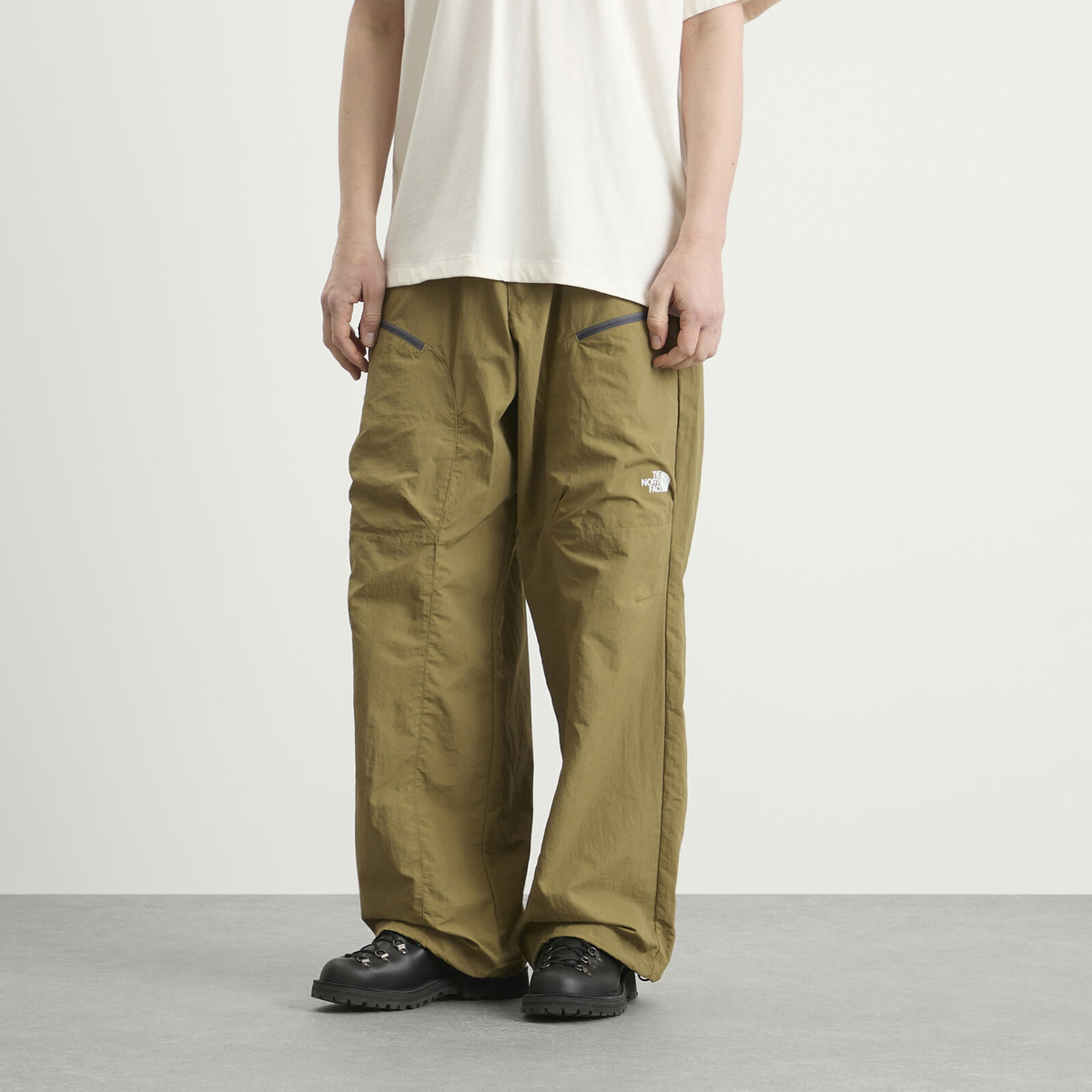 The North Face Men's NSE Belted Trousers in Cedar