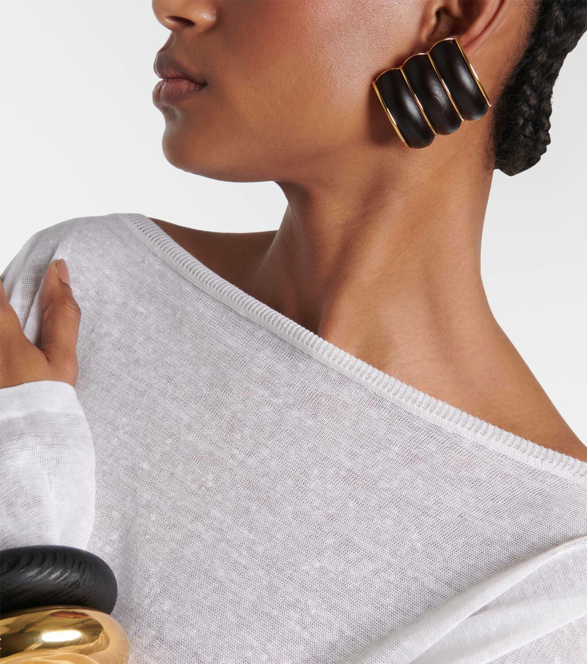 Alaïa Wood clip-on earrings