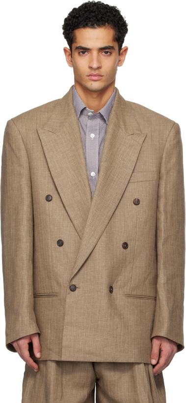 Photo: Hed Mayner Brown Linen Blazer