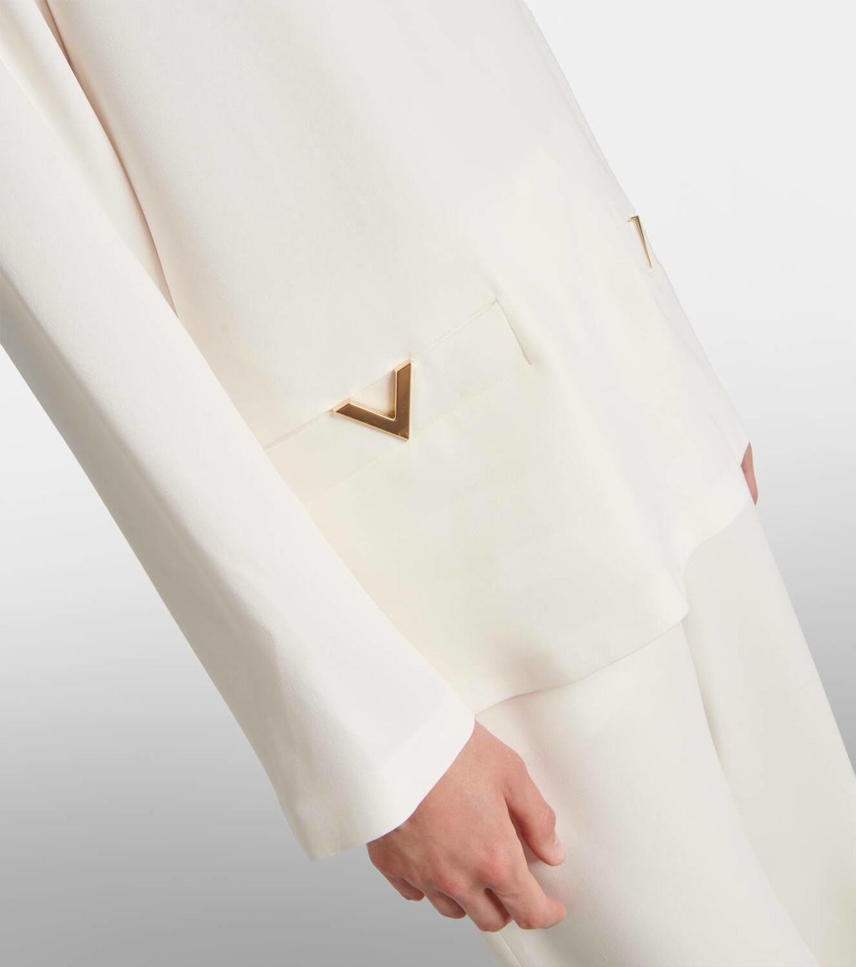 【送料&関税込】Valentino White Silk Top Valentino VGold silk top Valentino
