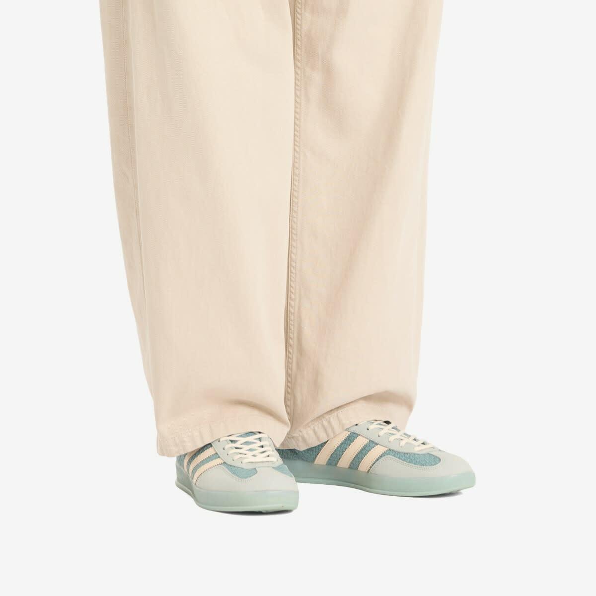 Adidas Gazelle Indoor in Light Blue/White