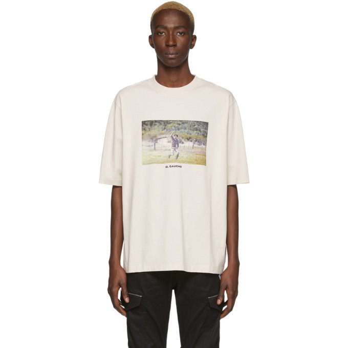 Photo: Marcelo Burlon County of Milan Beige El Gaucho T-Shirt