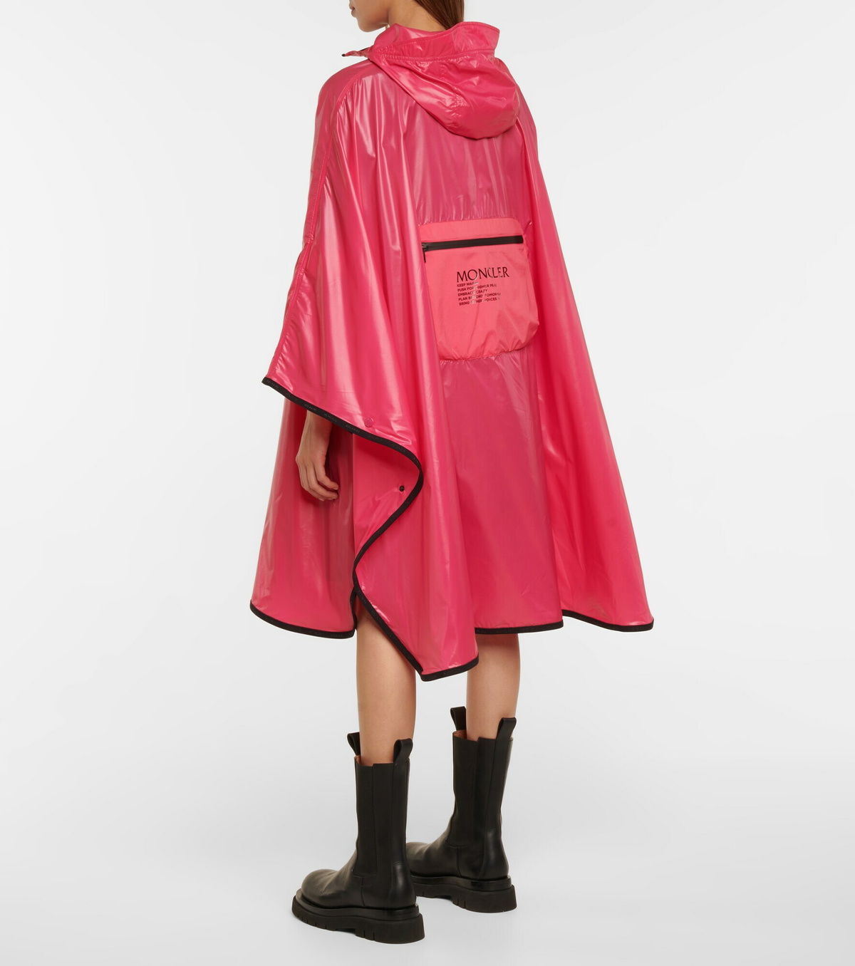 ポンチョ・ケープ MONCLER Capes and ponchos Black Fringed striped wool-blend jacquard poncho | MONCLER