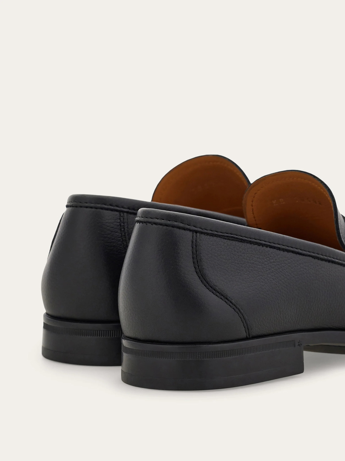 Ferragamo Mens Gancini loafer in Black