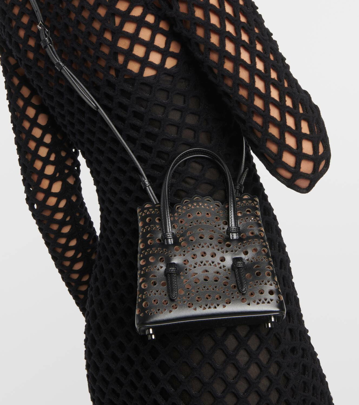【手のひらサイズの気品】ALAIA Vienne Wave トートバッグ 16 Alaïa Mina 16 Vienne Wave leather tote bag ALAÏA