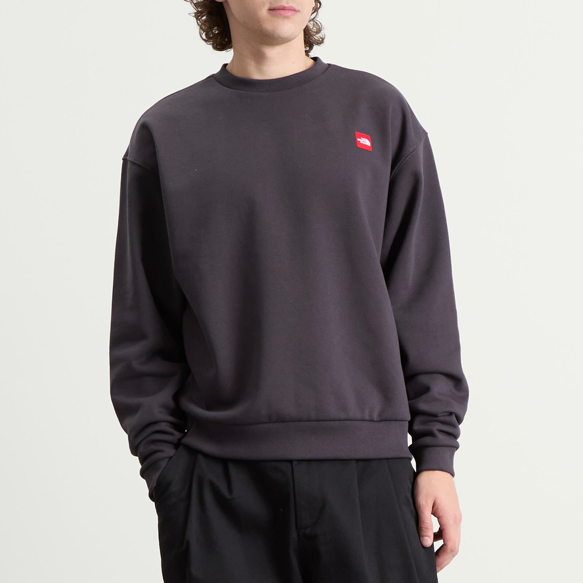 The North Face Men's Redbox Crew Sweat in Obsidian