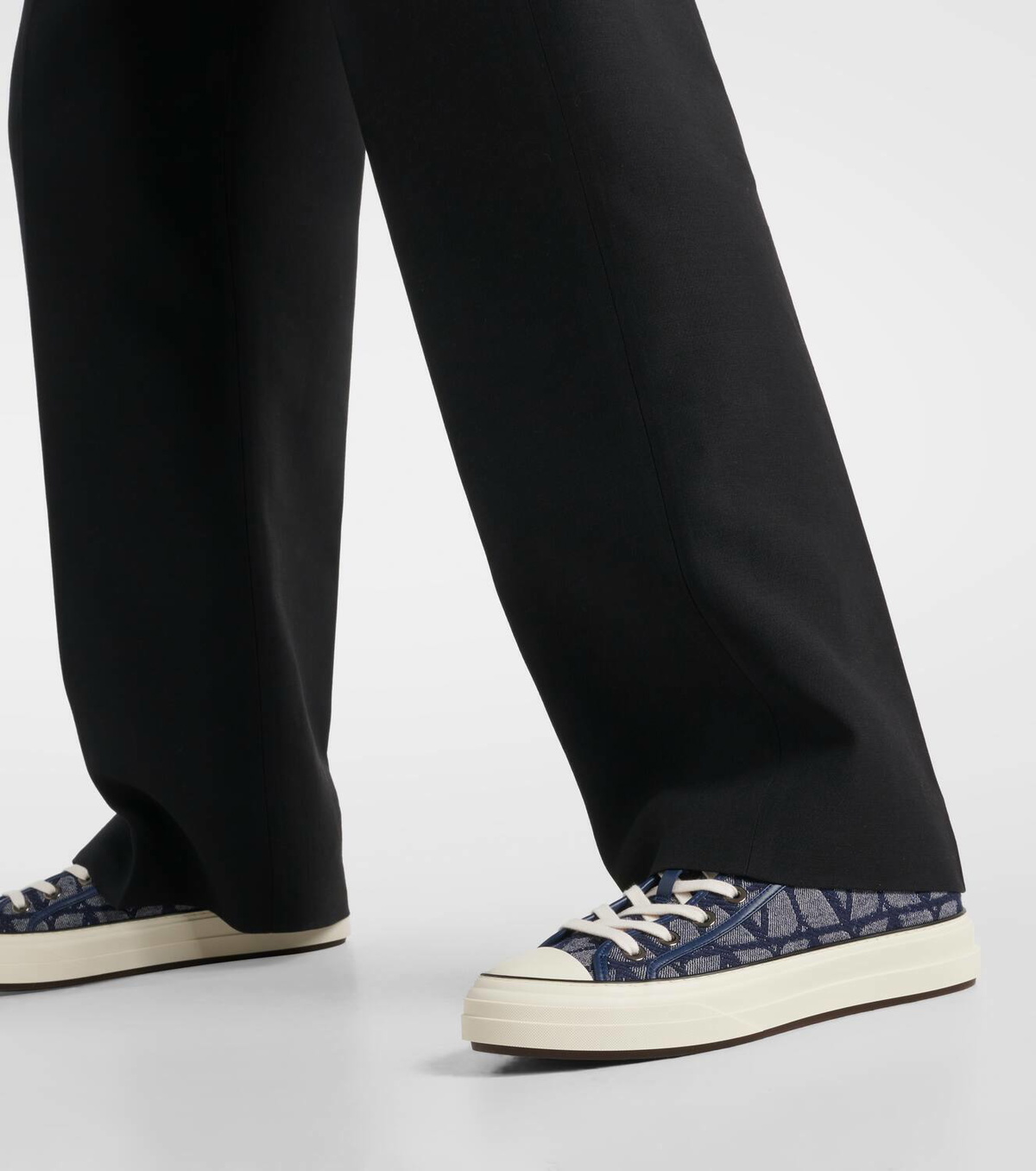 Valentino Garavani Totaloop Toile Iconographe denim sneakers