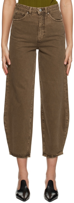 Photo: Totême Brown Barrel Jeans