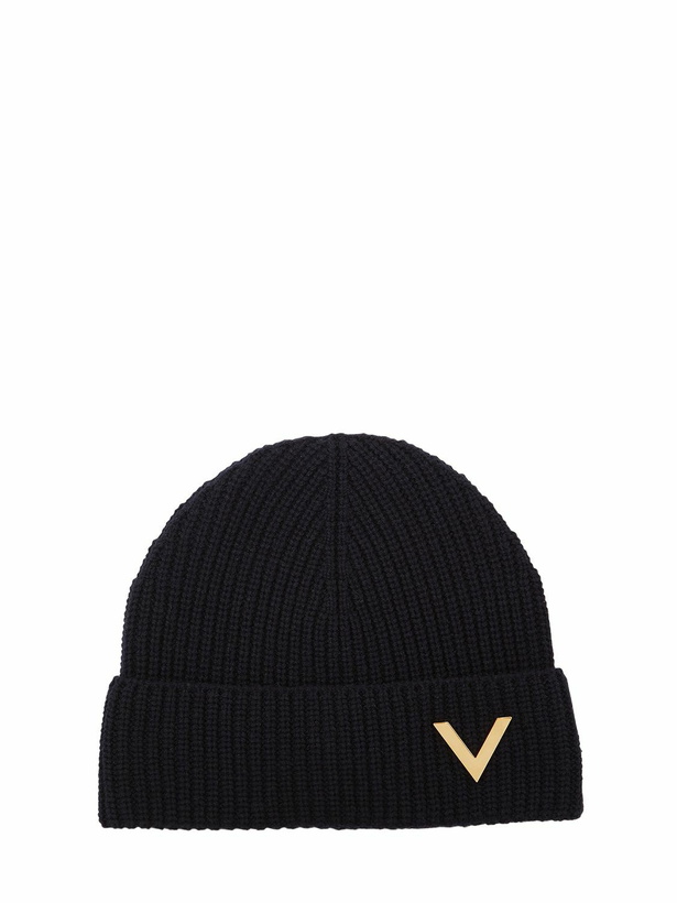 Photo: VALENTINO GARAVANI - Metal V Logo Cashmere Beanie