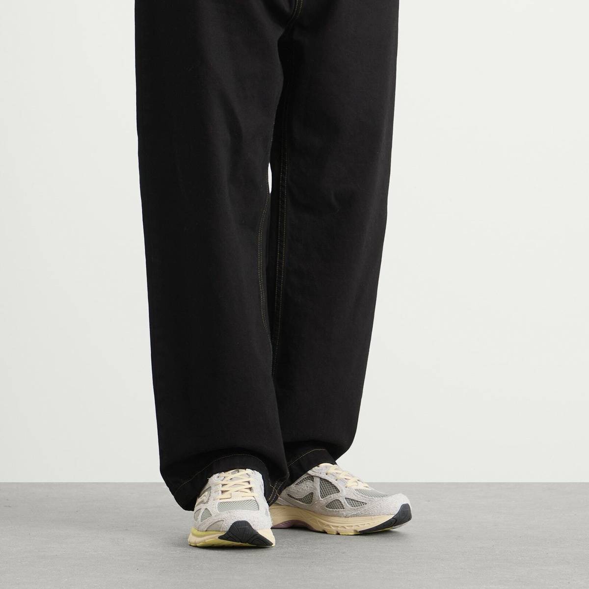 Saucony Men's x 3Sixteen Guide 7 Sneaker in Graphite