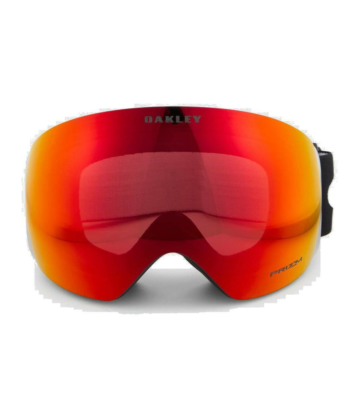 Photo: Oakley Flight Deck L ski goggles
