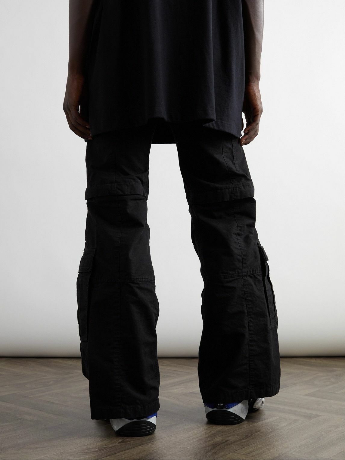 Balenciaga - Convertible Flared Cotton-Ripstop Cargo Trousers - Black  Balenciaga
