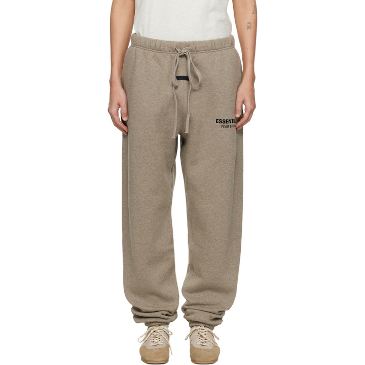 Photo: Fear of God ESSENTIALS Beige Classic Sweatpants