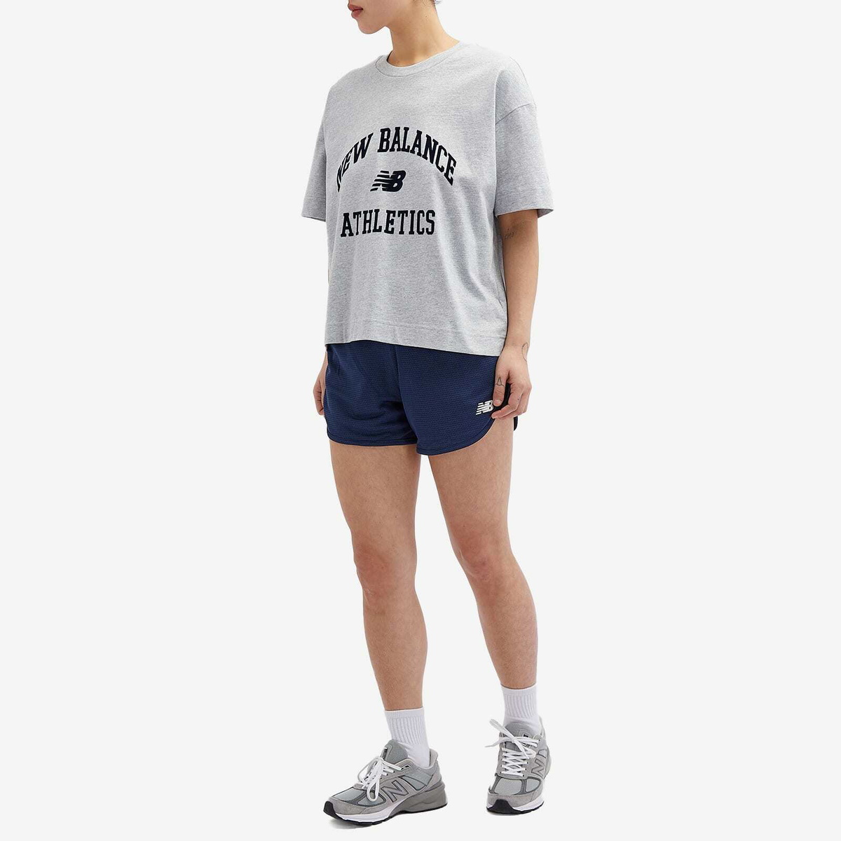 [NEW BALANCE] NBNEF21583 UNI Track Club Short Sleeve Tee★ ☆New Balance☆ NBNEF21583 UNI Track Club Short Sleeve Tee B