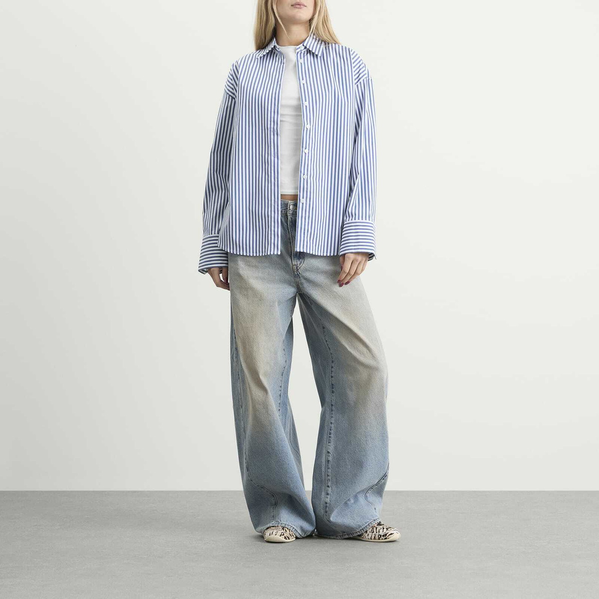 Levi's Women's Super Baggy Barrel Jeans in Off Roading