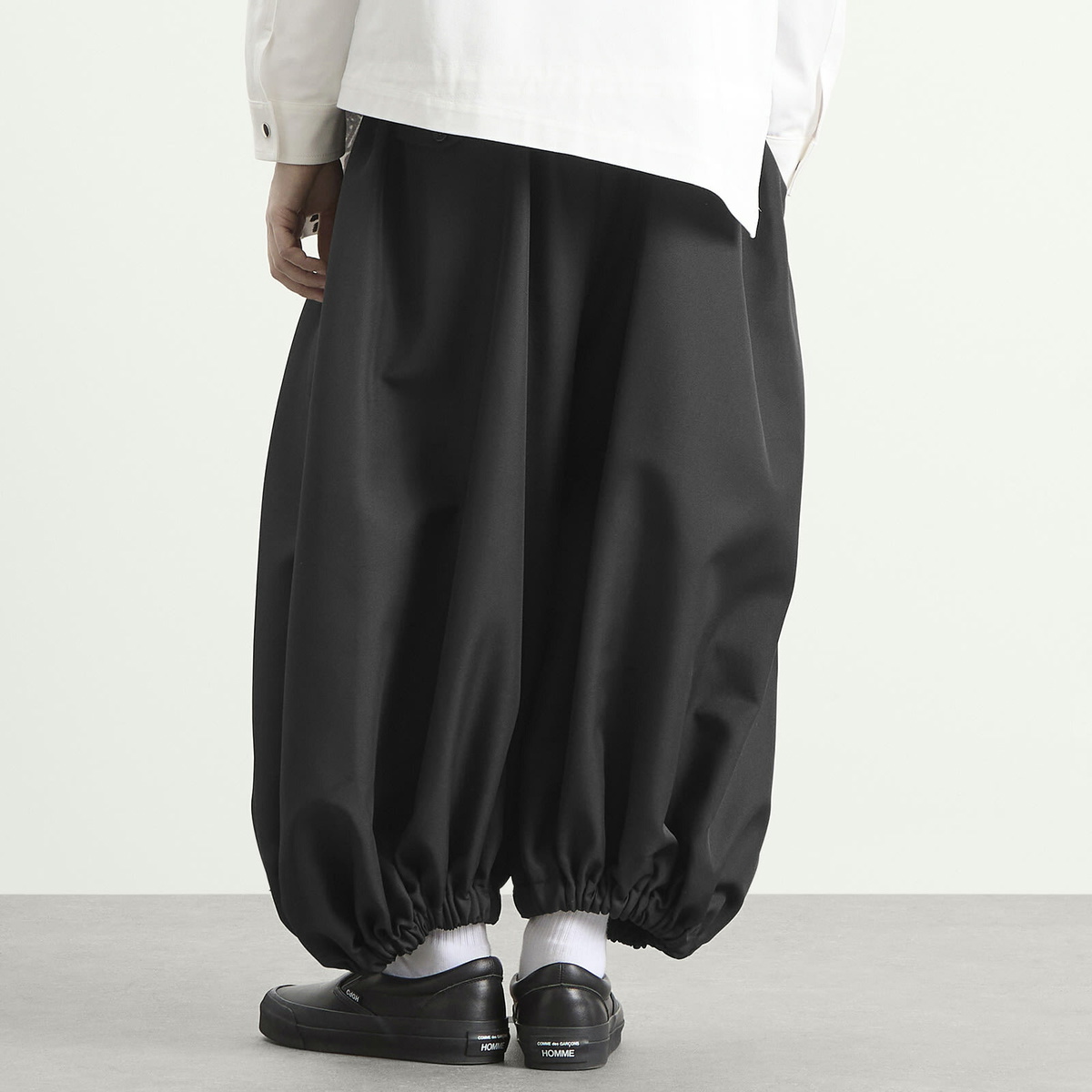 Comme des Garçons Men's Balloon Fit Trousers in Black