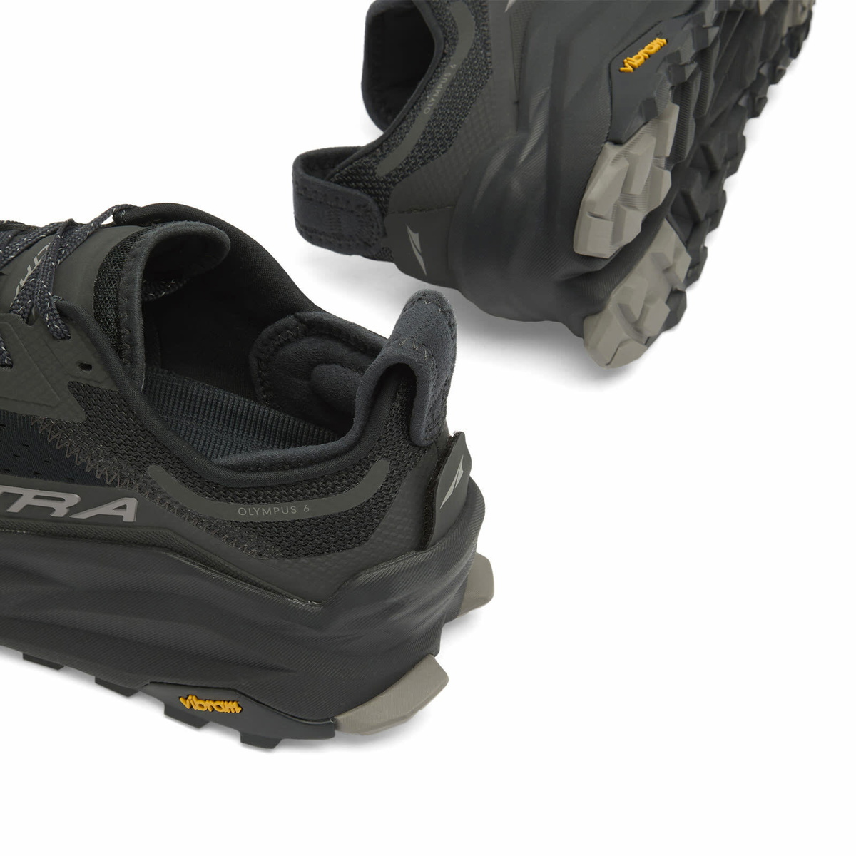 Altra Men's Olympus 6 Sneaker in Black/Black