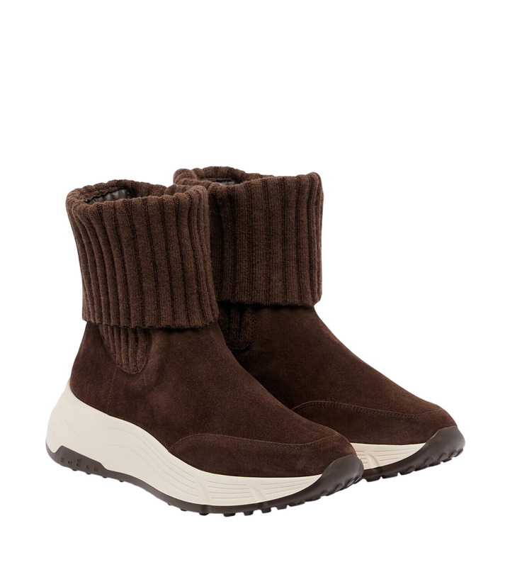 Photo: Hogan H669 suede ankle boots
