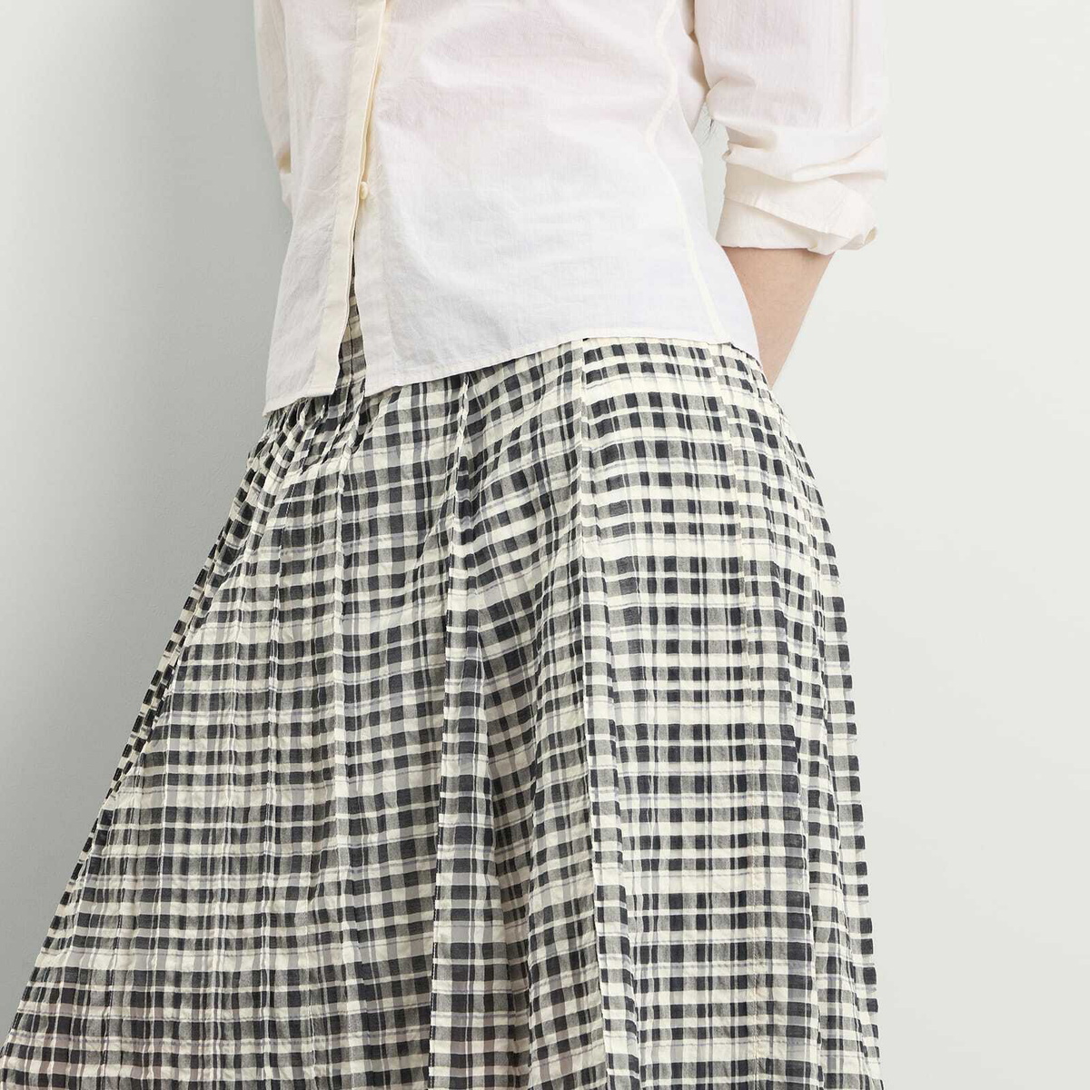 YMC Women's Rosette Midi Skirt in Charcoal/Off White