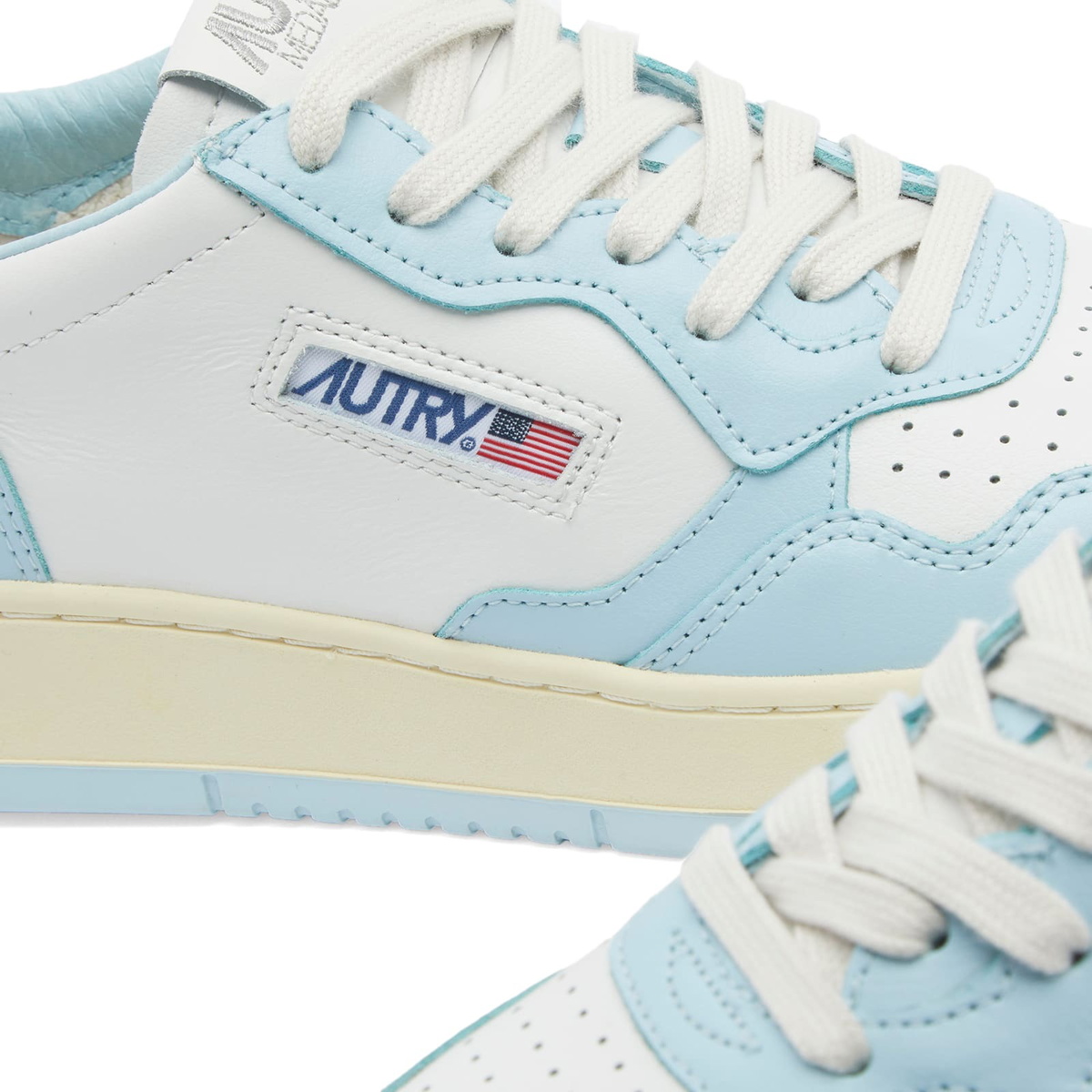 Autry Women's Medalist Low Sneakers in White