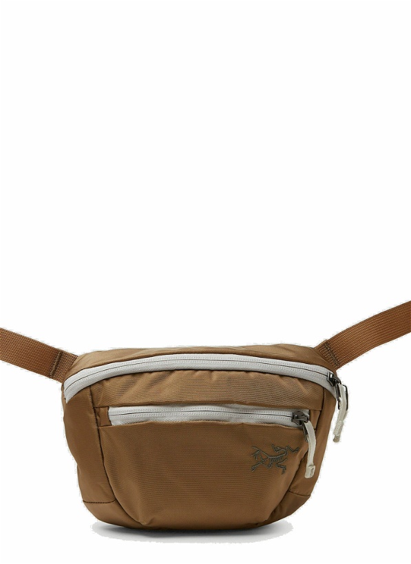 Photo: Mantis 1 Belt Bag in Brown