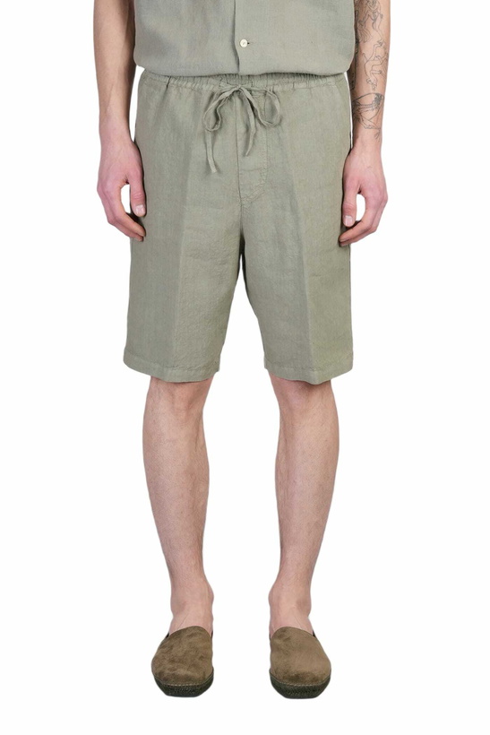 Photo: 120% Lino Shorts In Green Linen