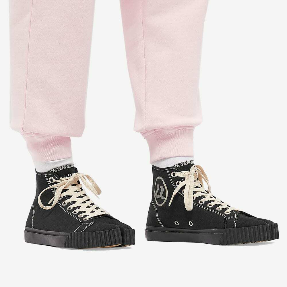 MAISON MARGIELA TABI ハイトップスニーカー Maison Margiela Women's Tabi Hi-Top Top Sneakers in Black
