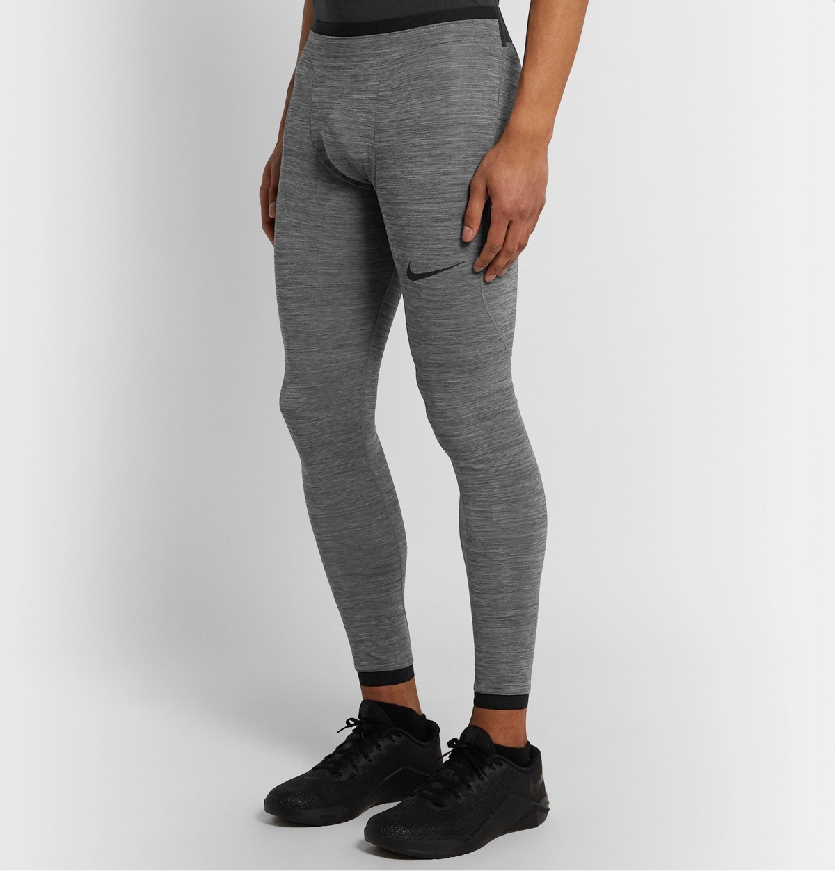 Nike Training - A.P.S. Tapered Therma-FIT ADV Sweatpants - Black