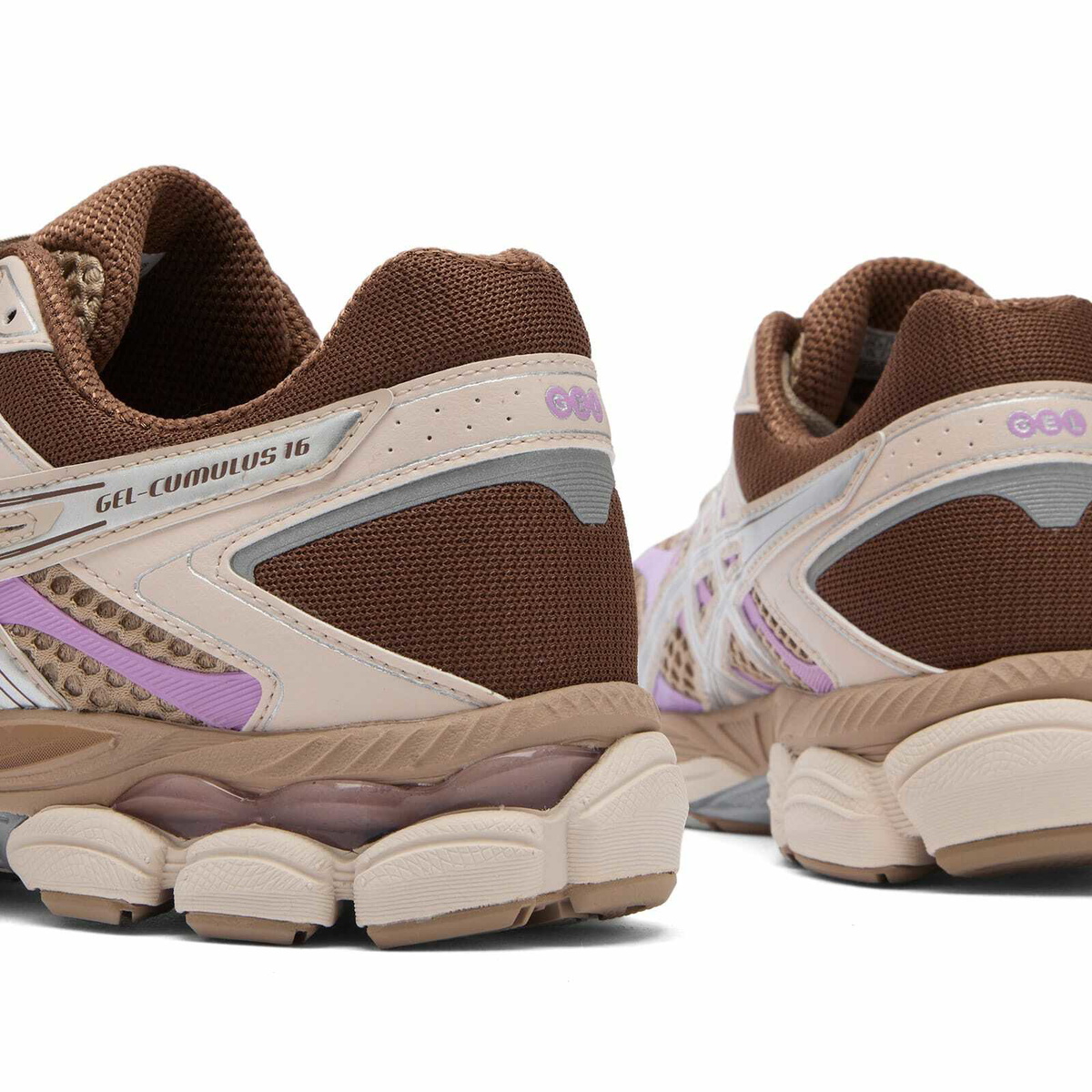 Asics Gel-Cumulus 16 Sneakers in Cinnamon/Pure Silver
