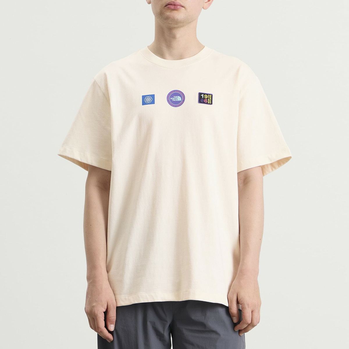 The North Face Men's Explorer Badges Relaxed T-Shirt in White Dune
