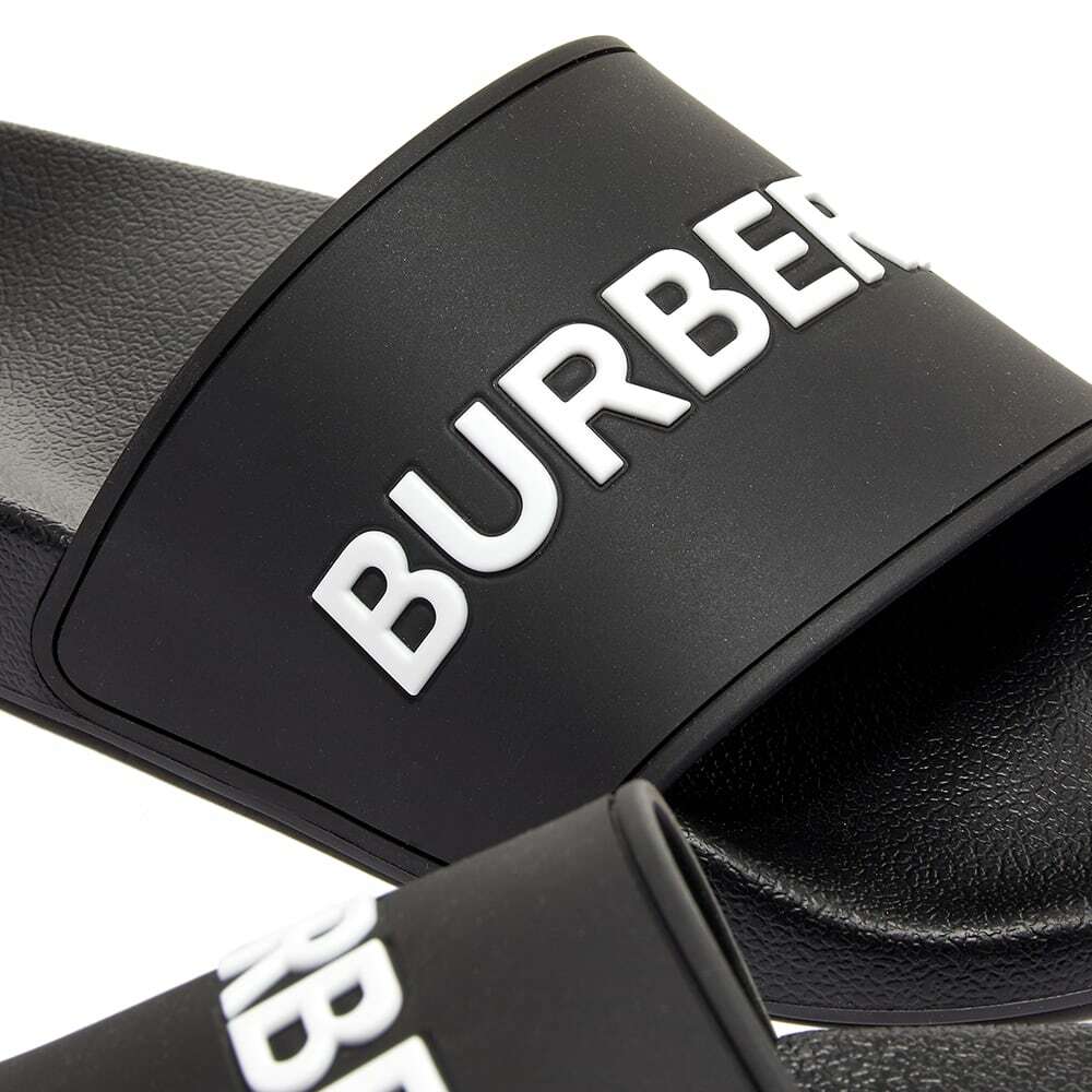 ★関税込★BURBERRY★ロゴ ディテール スライド ★ Burberry Women's Furley Logo Slide in Pale Blue Burberry