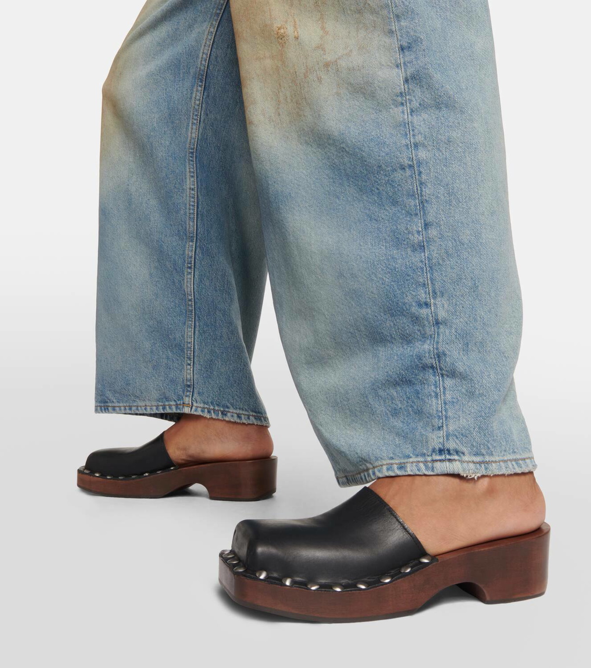 送料込/関税込■Acne Studios■Leather clogs Acne Studios Women's' Leather Wood Clogs in Black | LN-CC®