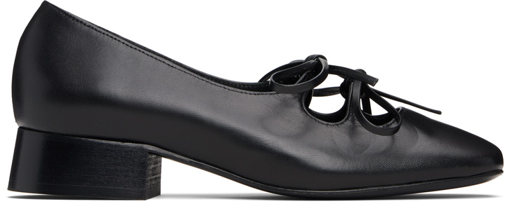 Photo: Nicole Saldaña Black Isabel Loafers