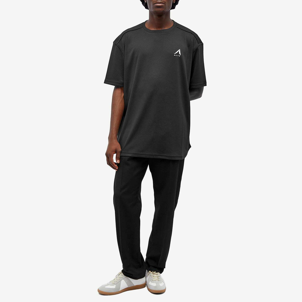 【1017 ALYX 9SM】WAFFLE T-SHIRT THERMAL/M/BK 1017 ALYX 9SM Men's Logo Mesh T-Shirt in Black 1017 ALYX 9SM