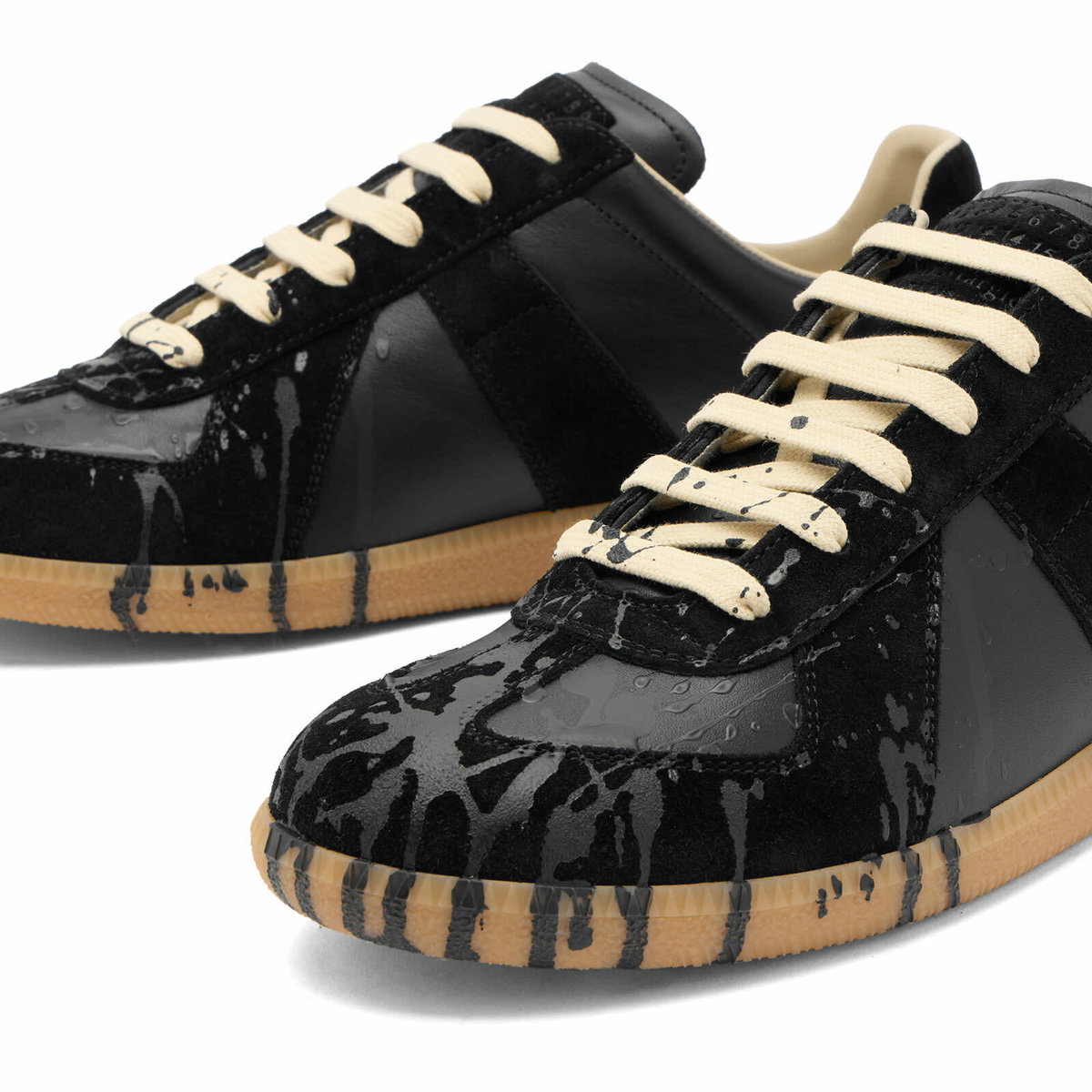 Maison Margiela Men's Replica Sneaker in Black/Black
