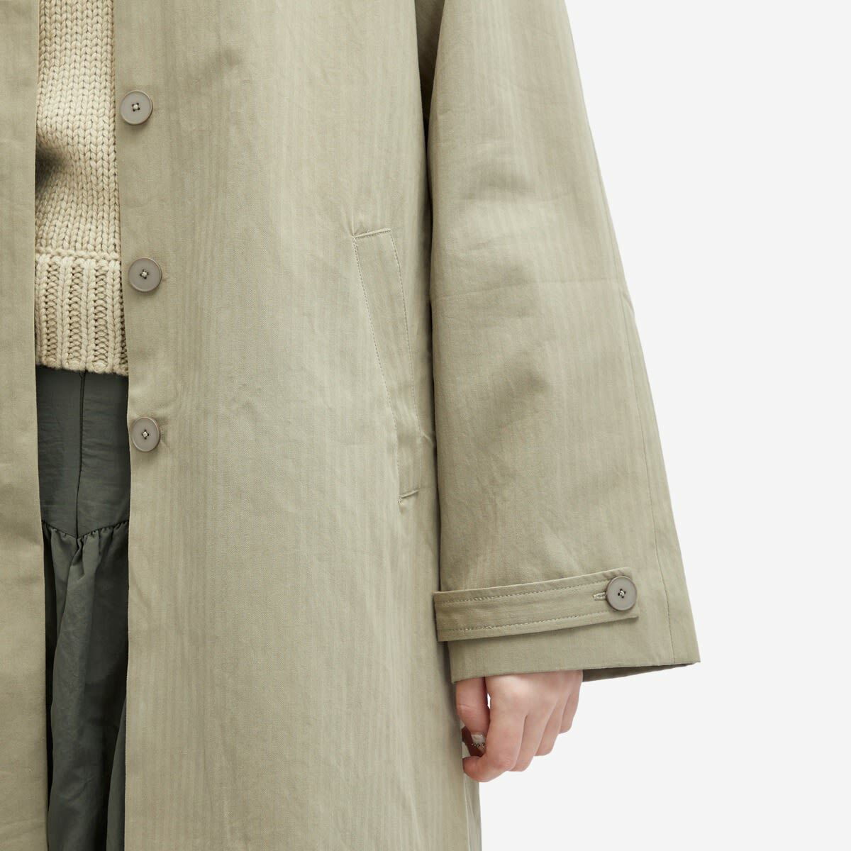 Peachy Den Women's Cheri Mac Coat in Sage Peachy Den