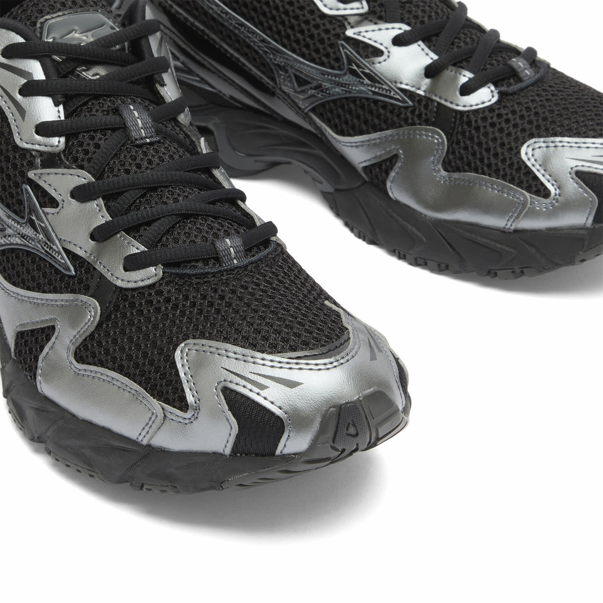 Mizuno Men's Wave Rider 10 Sneaker in Black/Black Sand/Metallic Gray