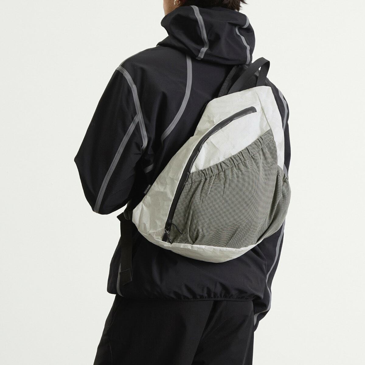 SEALSON SR4 Cross Body Bag in White 