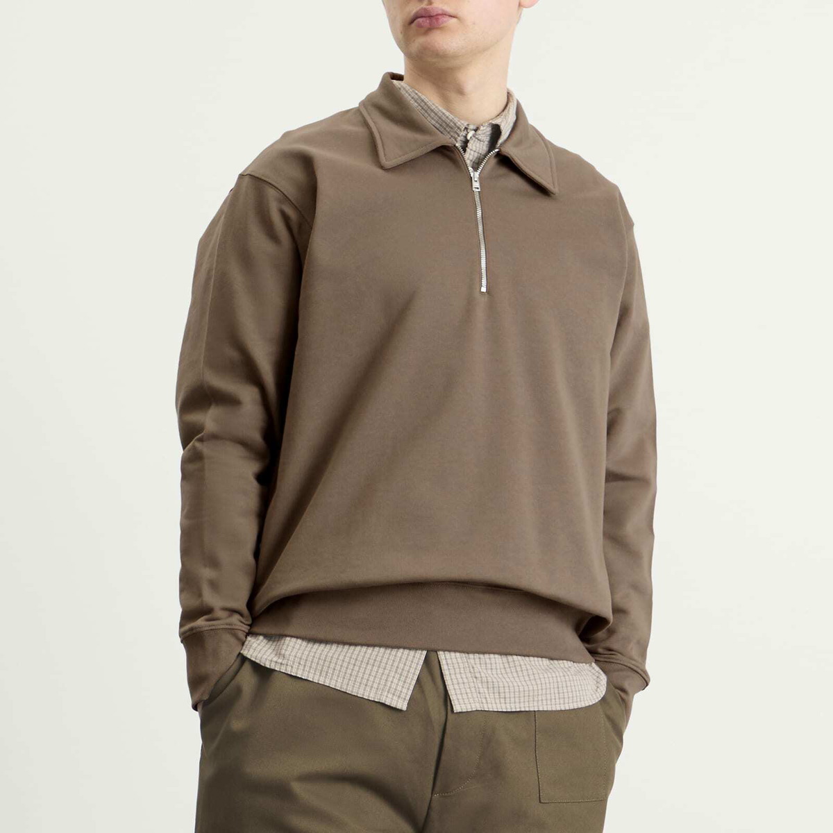 Norse Projects Men's Standard Half Zip Sweatshirt in Walnut