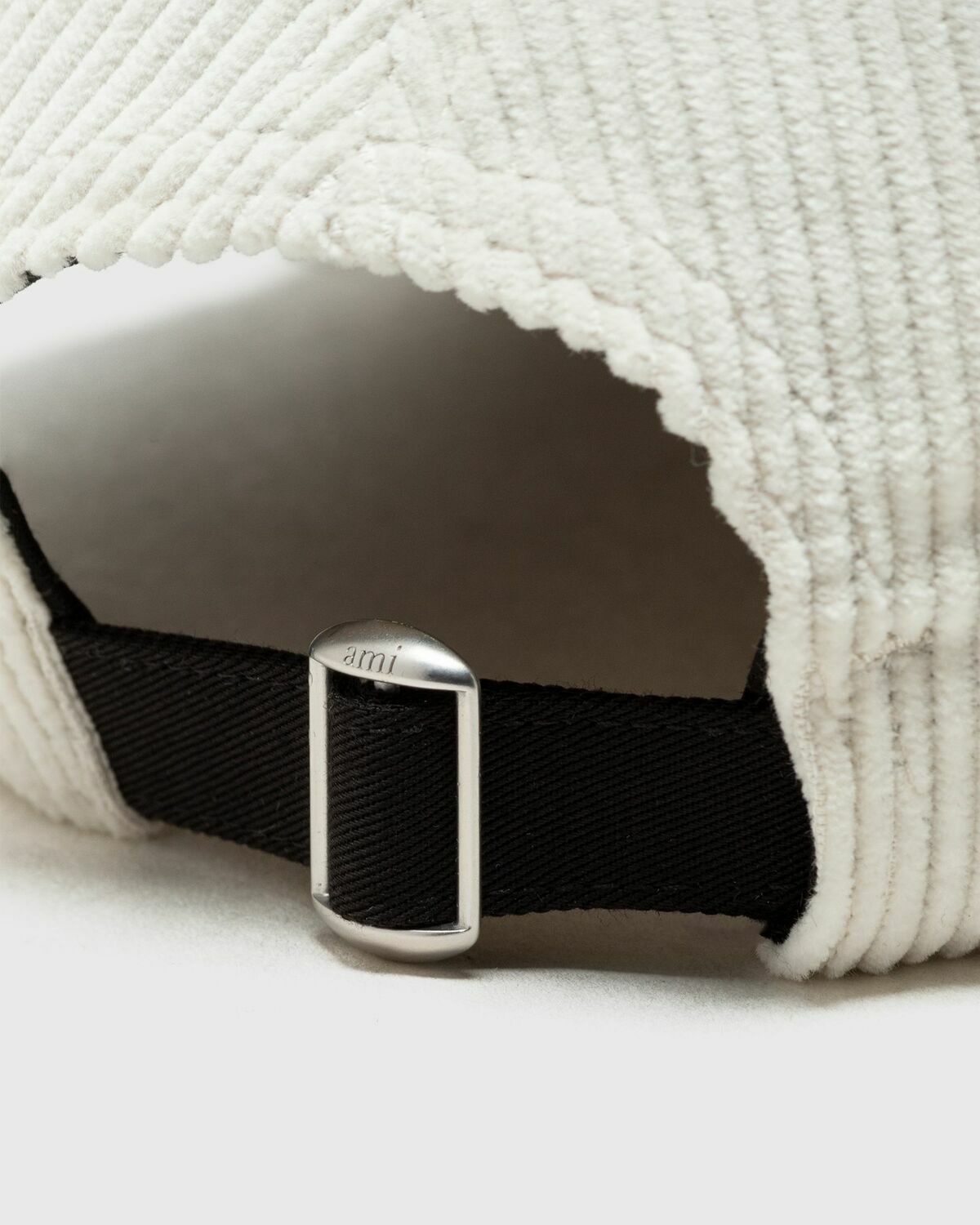 Ami De Coeur Studs Cap