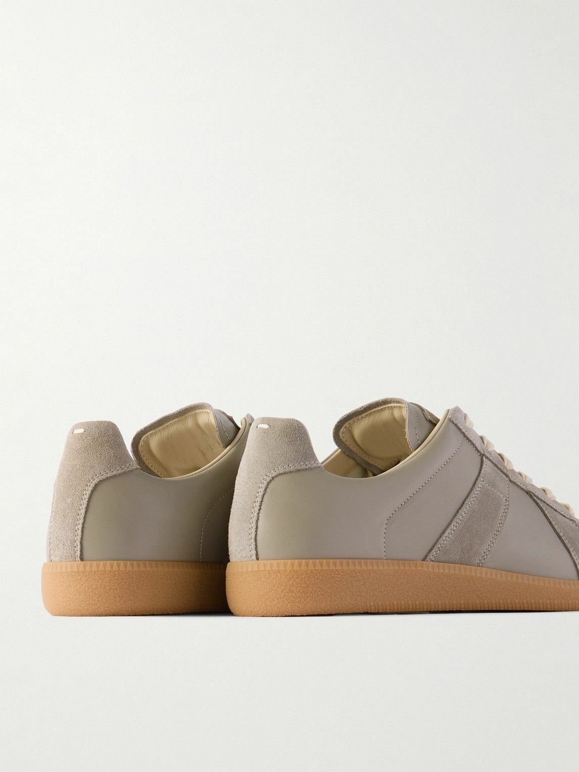【Maison Margiela】20mm Replica レザー&スエードスニーカー レザーにスエードをあしらった〈メゾン マルジェラ〉の