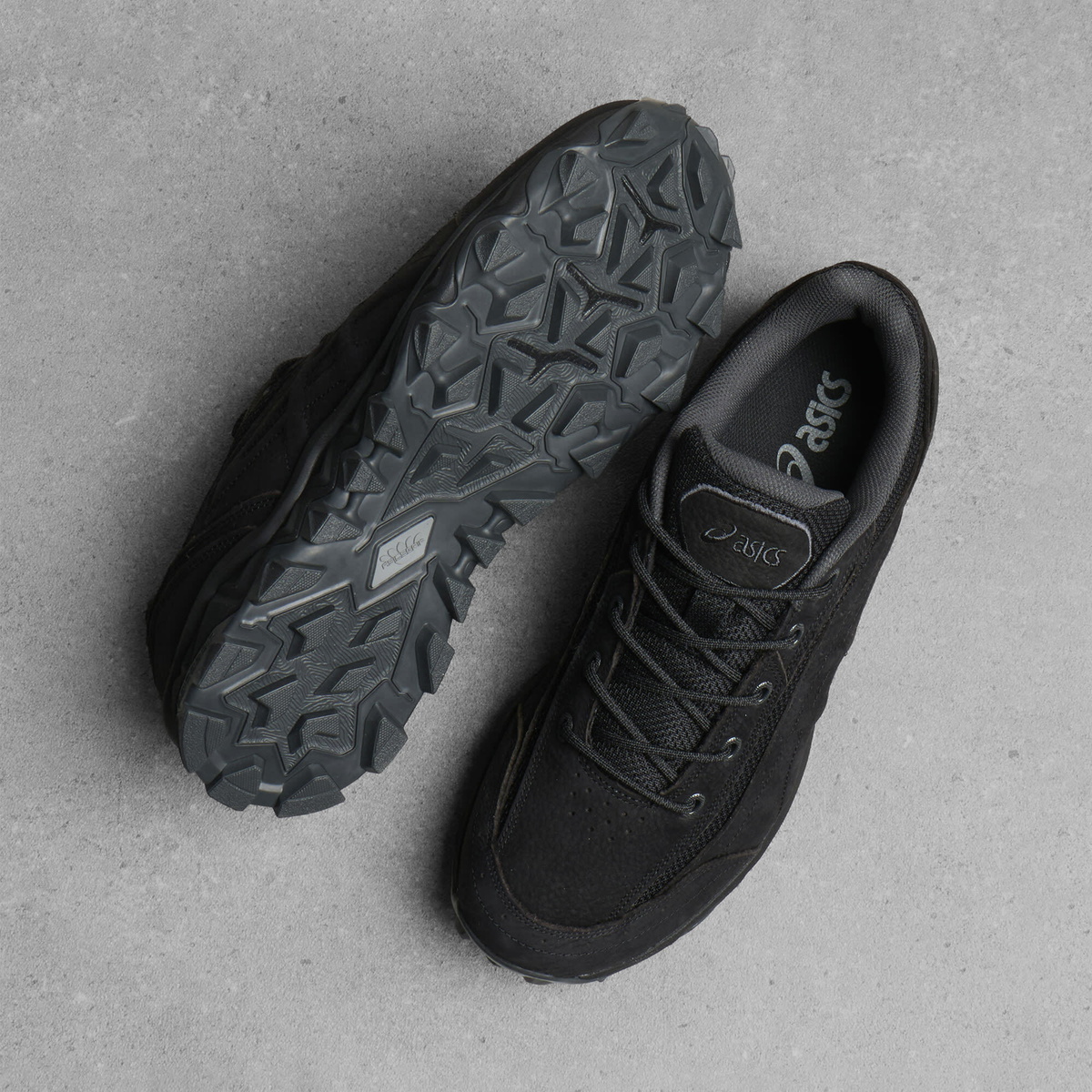 Asics Men's GEL-TRANSCEND FJ Sneaker in Black/Black