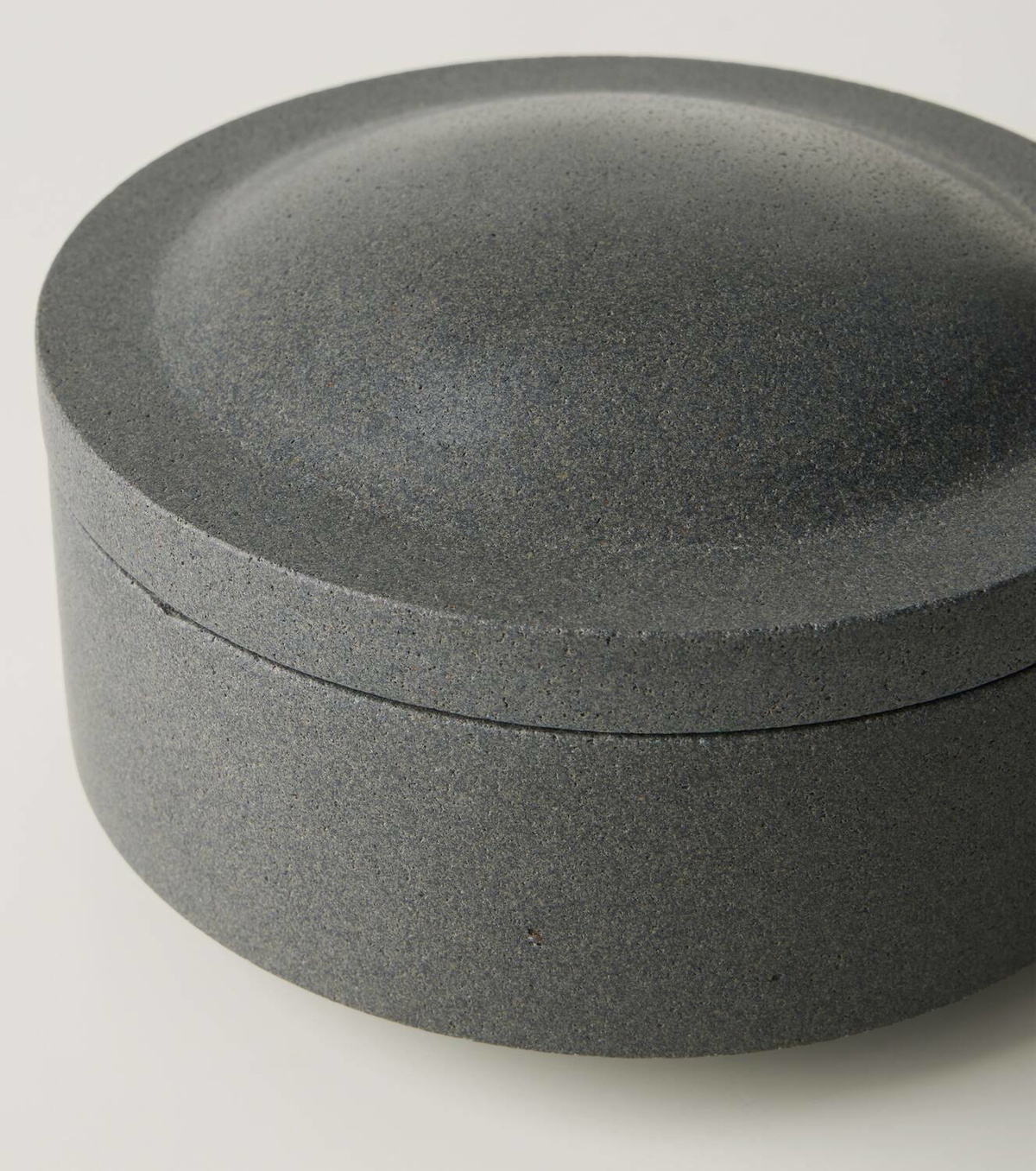 Louise Roe Gallery Object 07 stoneware container